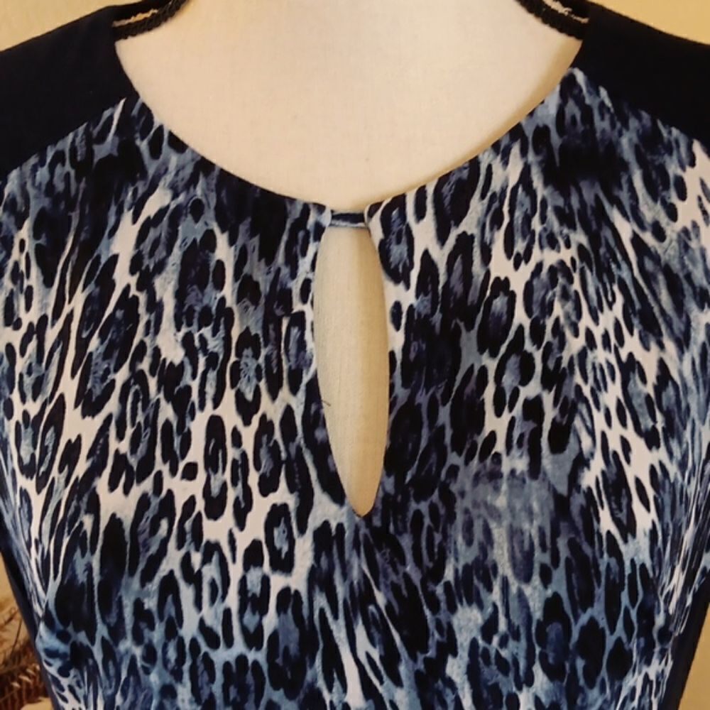 Cache Soft Knit Dress - Picture 4 of 9